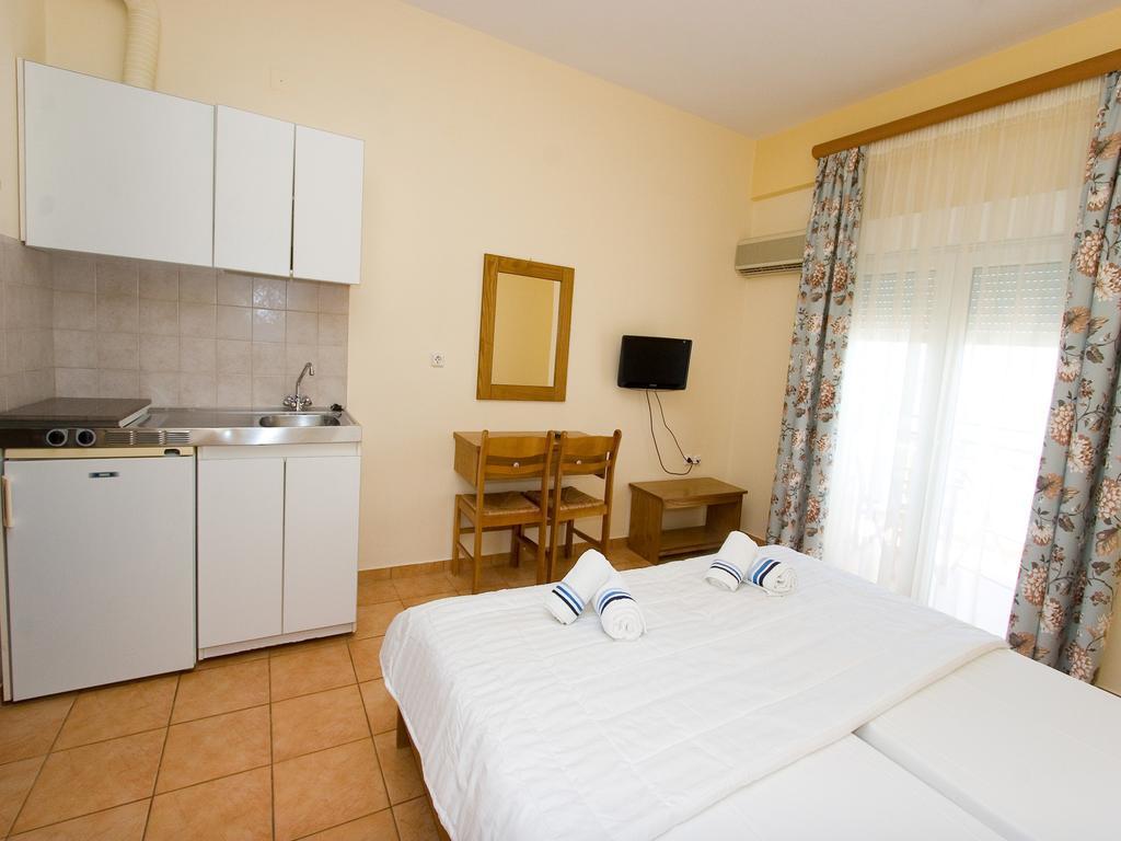 G. Kiapekou Aparthotel Loutra Edipsou  Bagian luar foto