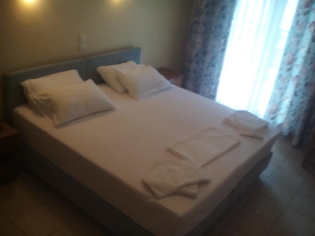 G. Kiapekou Aparthotel Loutra Edipsou  Bagian luar foto