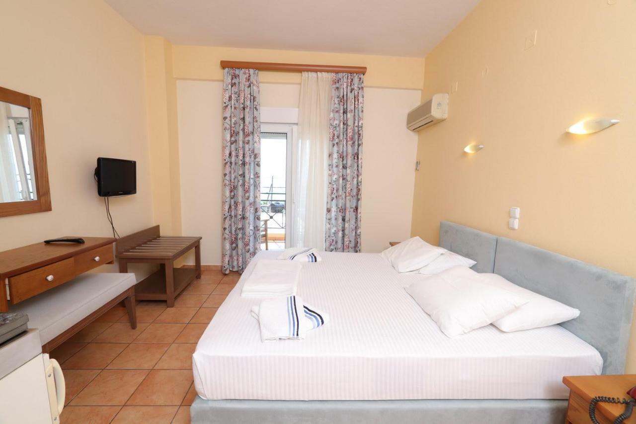 G. Kiapekou Aparthotel Loutra Edipsou  Bagian luar foto
