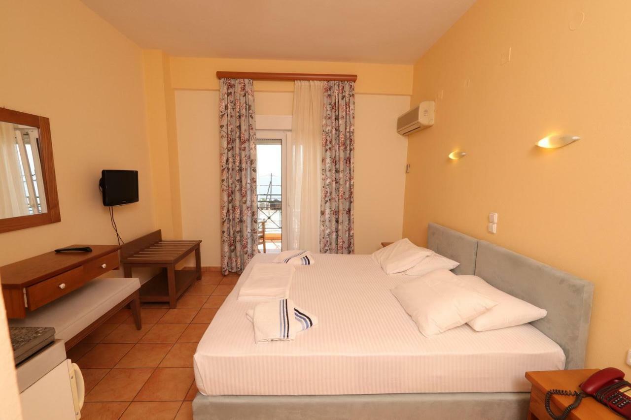 G. Kiapekou Aparthotel Loutra Edipsou  Bagian luar foto