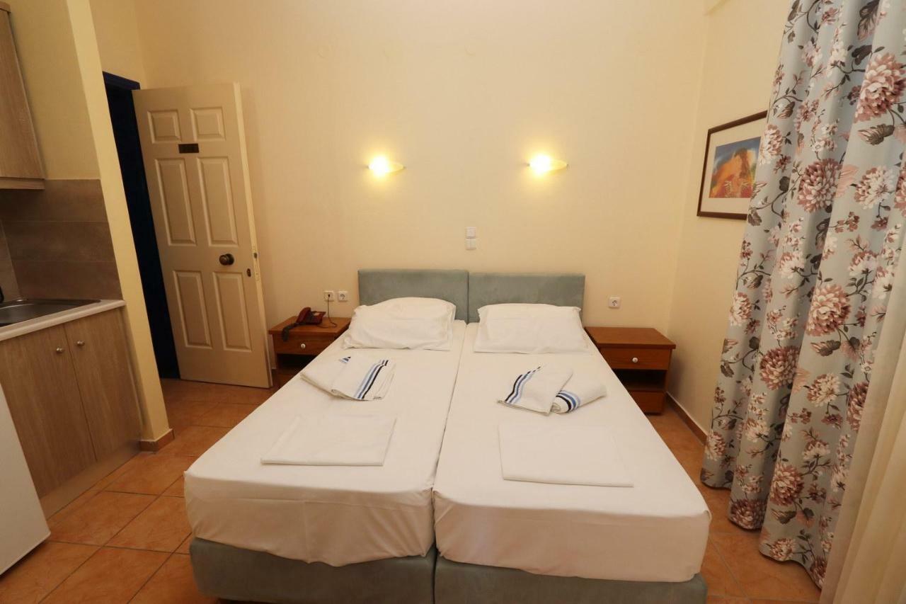 G. Kiapekou Aparthotel Loutra Edipsou  Bagian luar foto