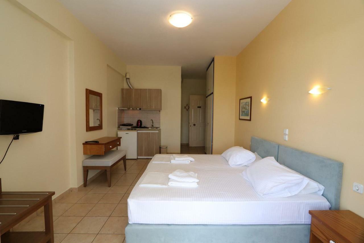 G. Kiapekou Aparthotel Loutra Edipsou  Bagian luar foto