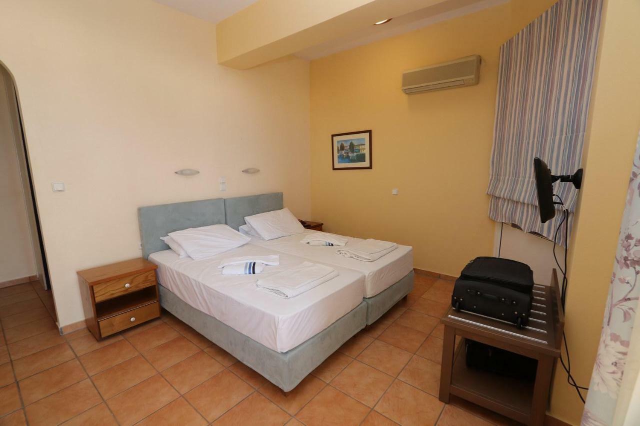 G. Kiapekou Aparthotel Loutra Edipsou  Bagian luar foto