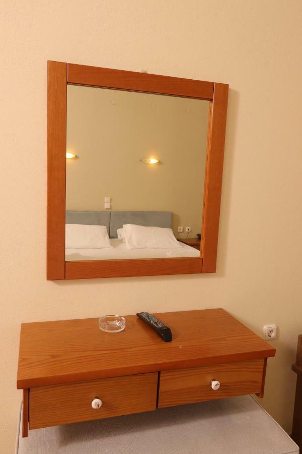 G. Kiapekou Aparthotel Loutra Edipsou  Bagian luar foto